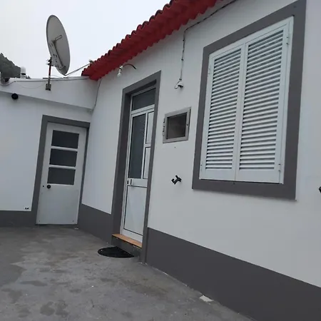 Casa Flor De Laranjeira Дом отдыха Faial da Terra